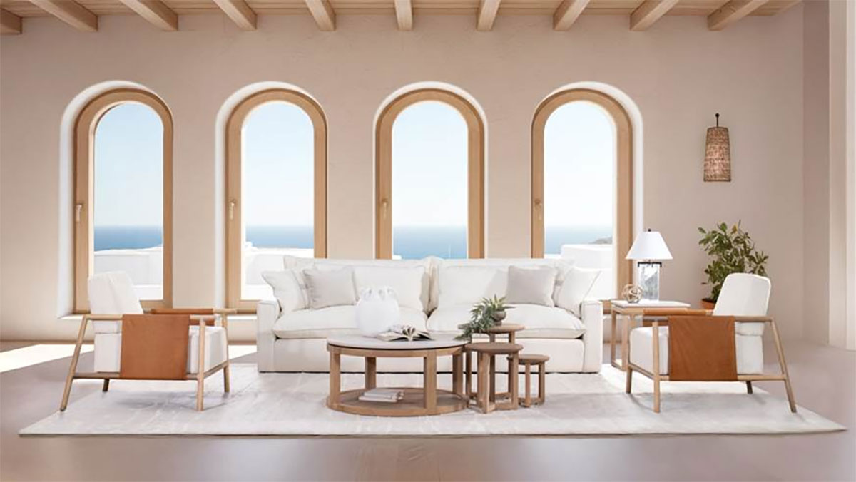 sala mediterránea arcos yeso mobiliario blanco Casa de las Lomas
